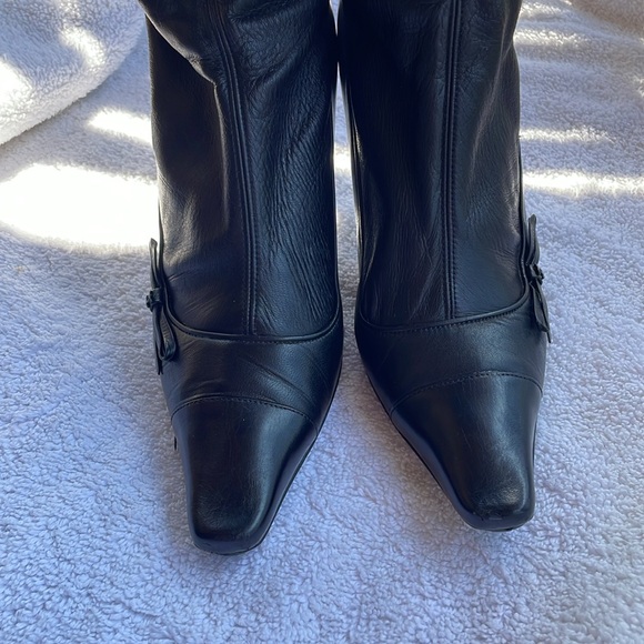 CHANEL black soft leather boots - Picture 10 of 17